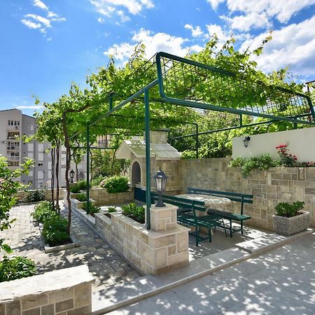 מאקרסקה Apartments Vjeko מראה חיצוני תמונה