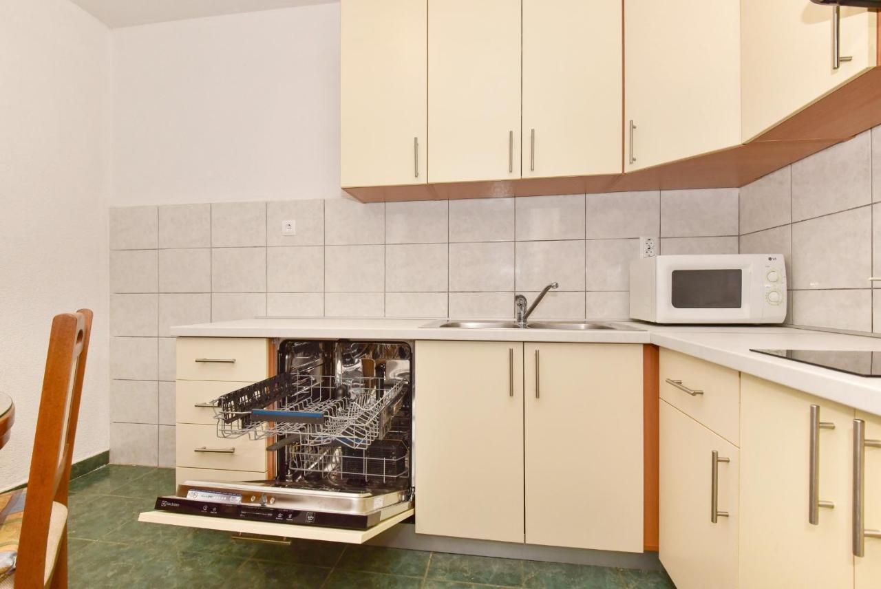 מאקרסקה Apartments Vjeko מראה חיצוני תמונה