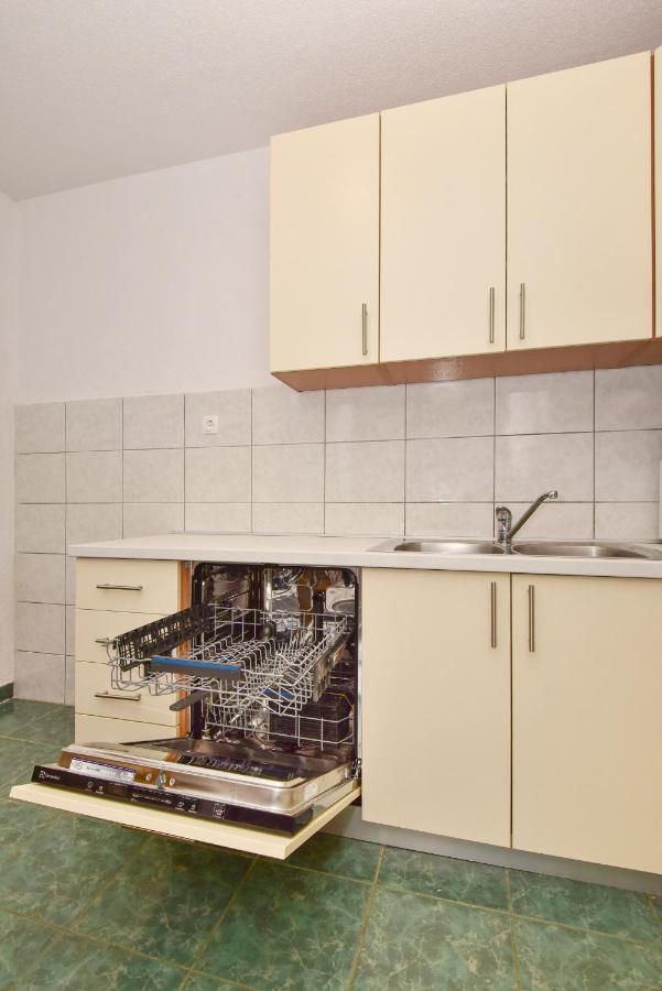 מאקרסקה Apartments Vjeko מראה חיצוני תמונה