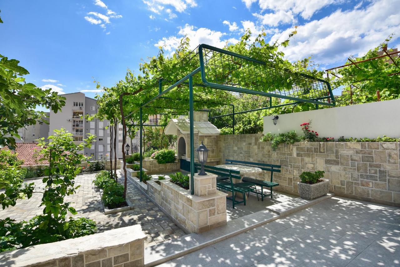 מאקרסקה Apartments Vjeko מראה חיצוני תמונה
