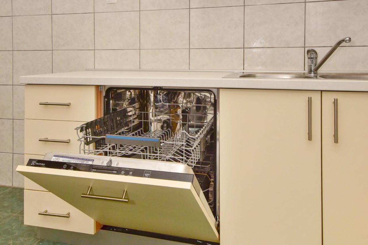 מאקרסקה Apartments Vjeko מראה חיצוני תמונה