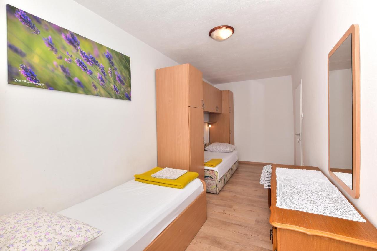 מאקרסקה Apartments Vjeko מראה חיצוני תמונה