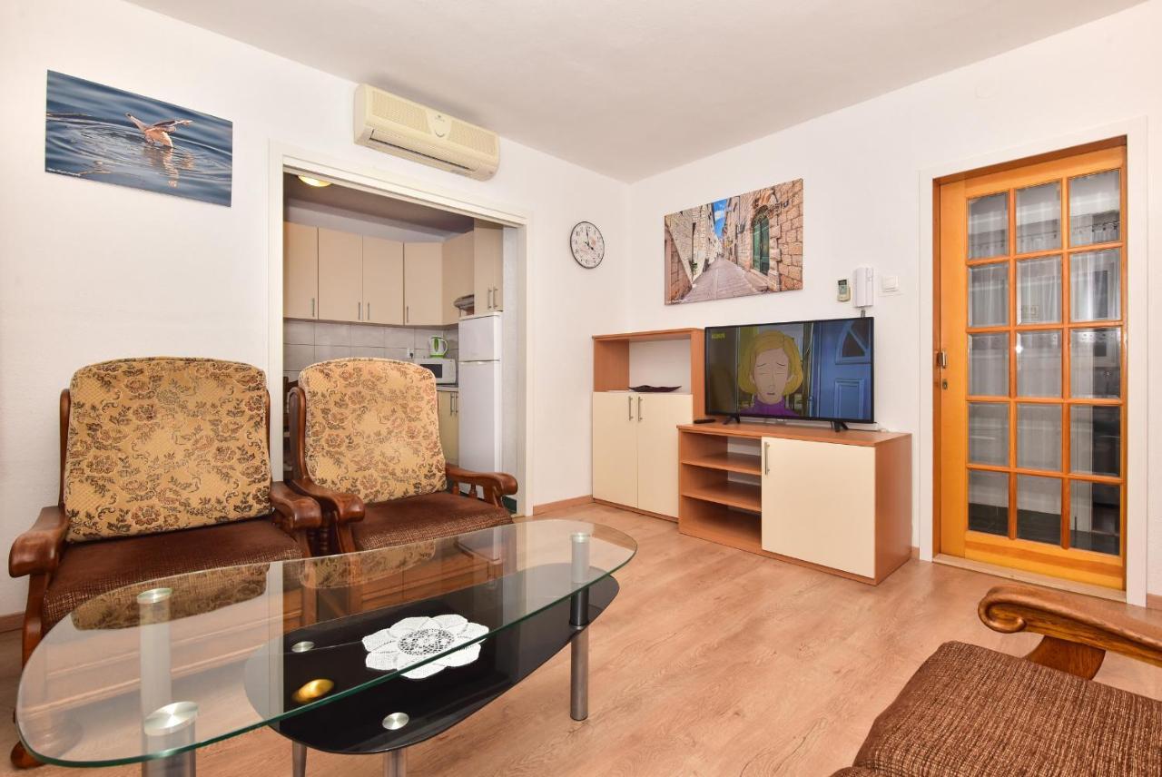 מאקרסקה Apartments Vjeko מראה חיצוני תמונה