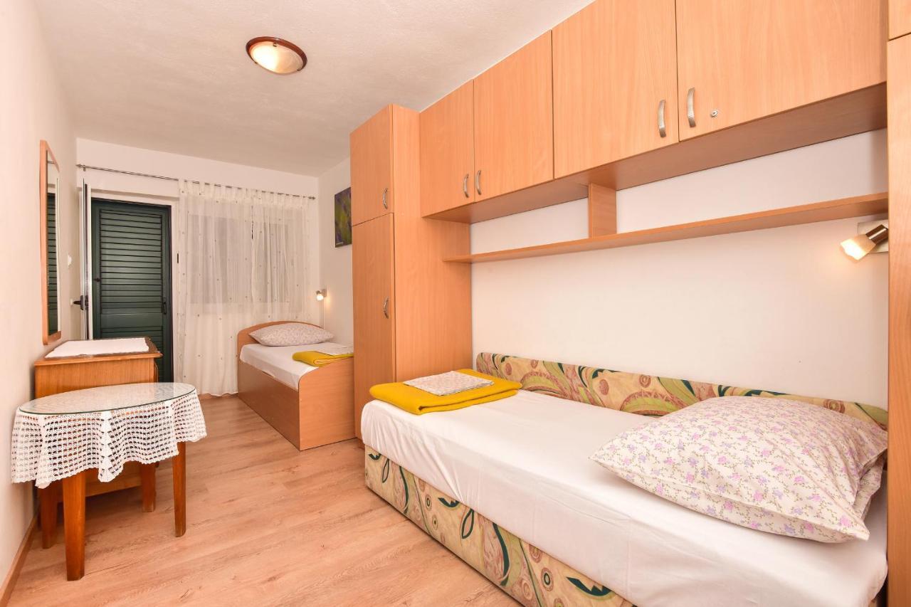 מאקרסקה Apartments Vjeko מראה חיצוני תמונה