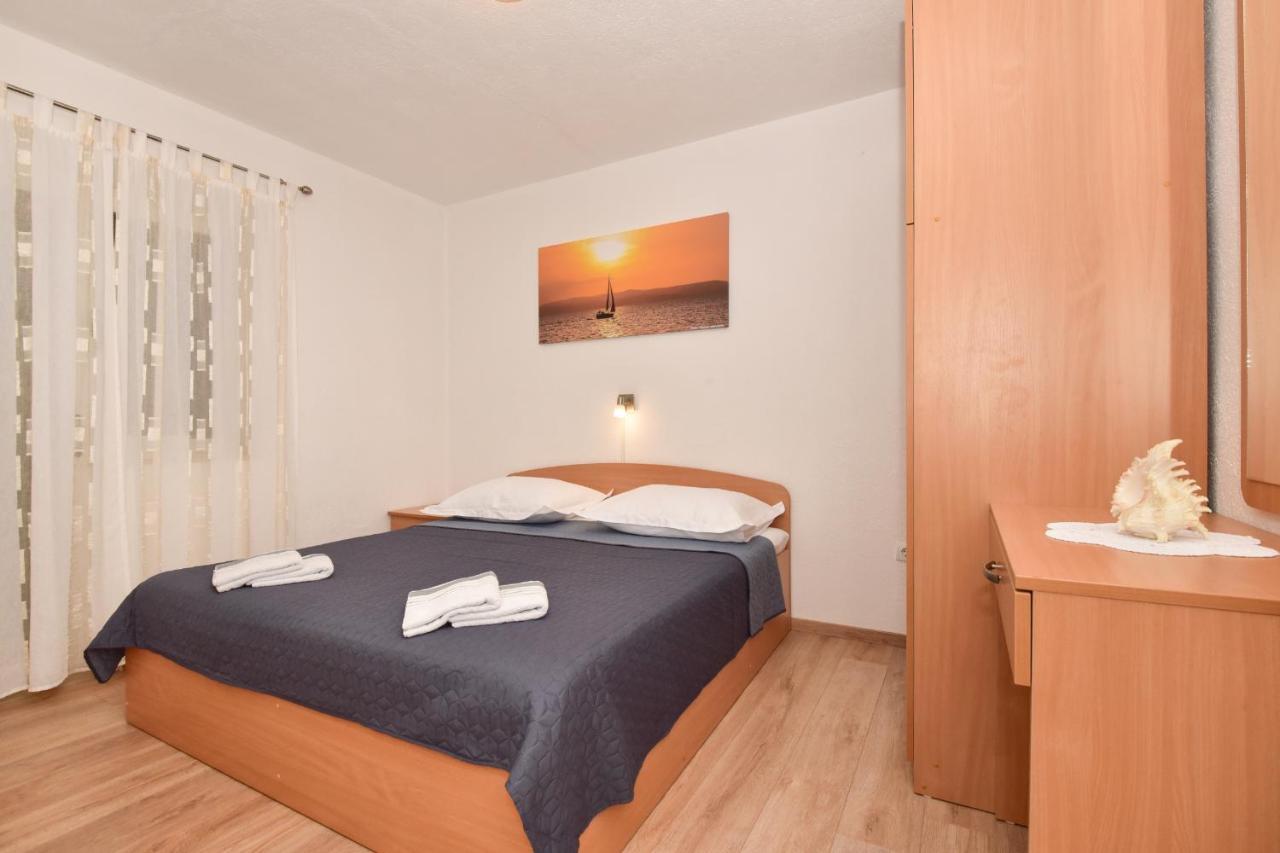 מאקרסקה Apartments Vjeko מראה חיצוני תמונה