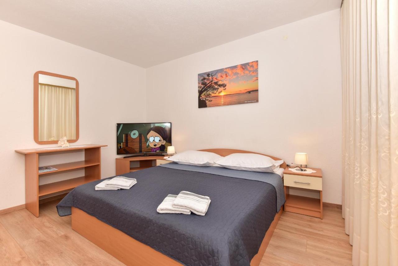 מאקרסקה Apartments Vjeko מראה חיצוני תמונה