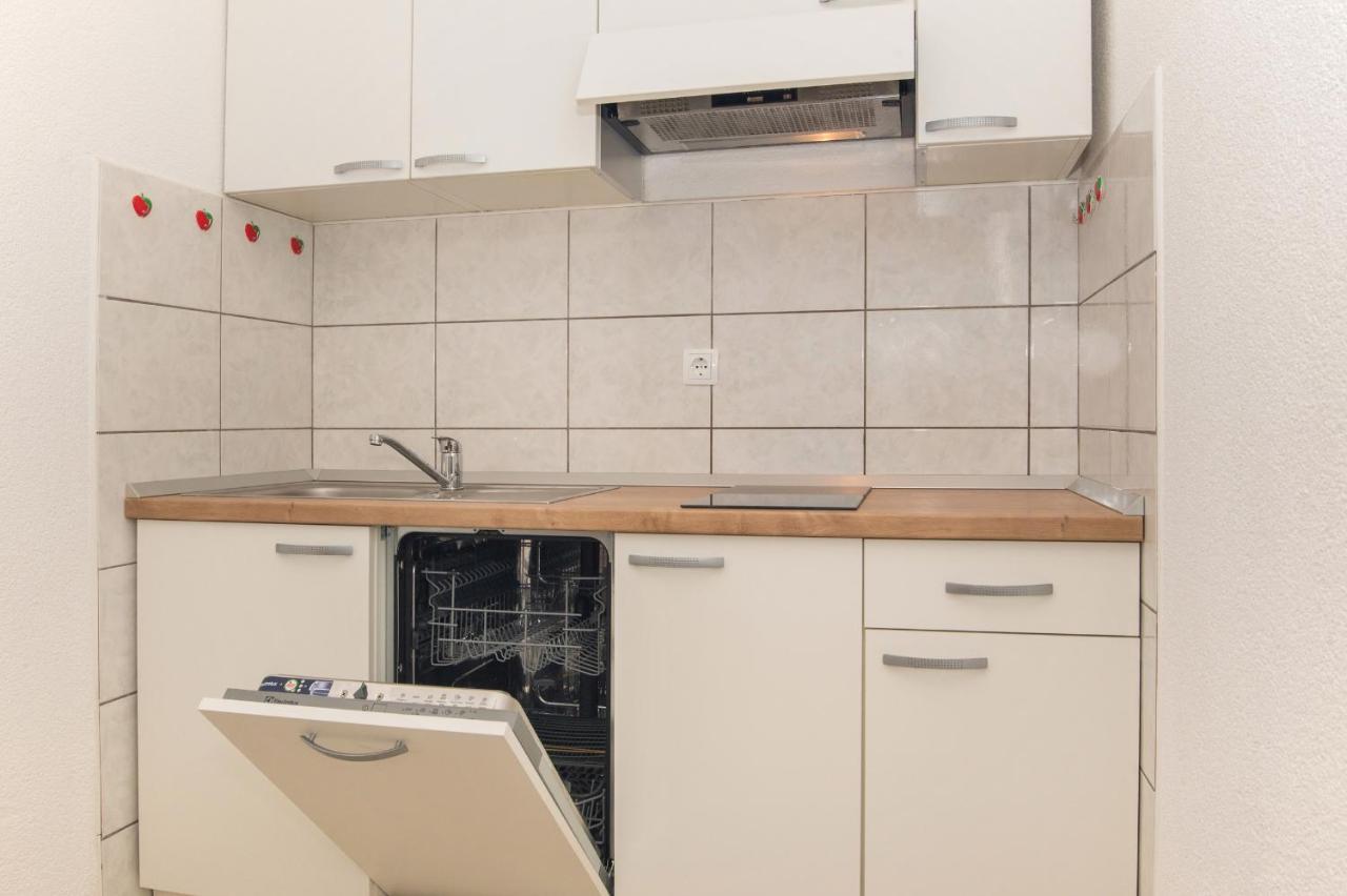 מאקרסקה Apartments Vjeko מראה חיצוני תמונה